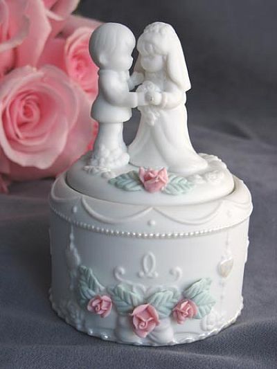 Precious Moments ® Forever True Wedding Rotating Musical Cake Topper Figurine